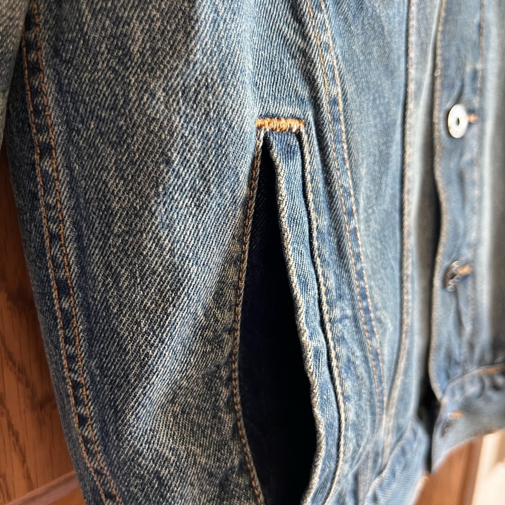 Vince Mohave Blue Denim Trucker Jacket with Brown Sherpa Lining - Picture 9 of 12